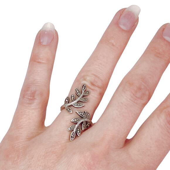 Vintage Sterling Silver Marcasite Leaf Bypass Ring Signed 925 Elegant Feminine - Picture 2 of 12